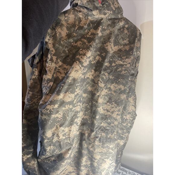 US Military Cold Weather Camouflage Parka Universal Camo Medium Long Gore Tex - Picture 8 of 8